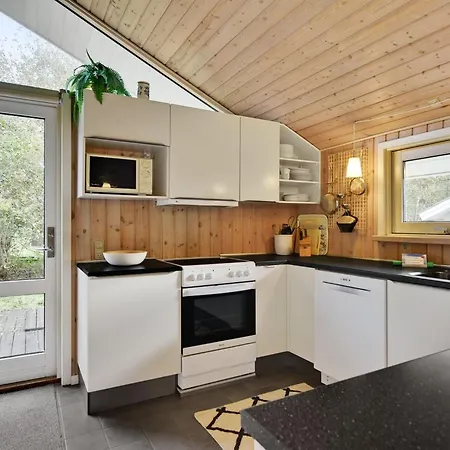 Nanne - 1km From The Sea By Interhome